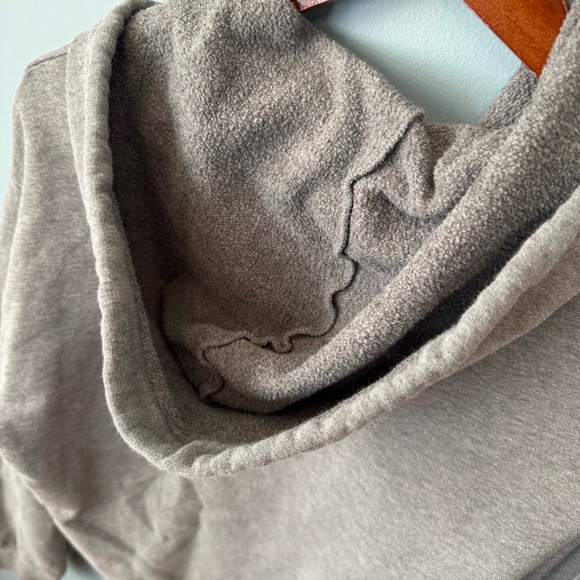 PINK Victoria’s Secret Gray and Yellow Raw Hem Hoodie Sweatshirt. Medium - Picture 8 of 11